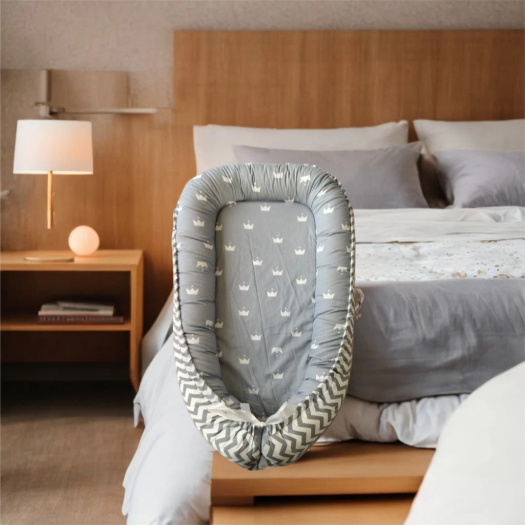 🛋️ Portable Baby Lounge Chair – Soft & Breathable Cotton Velvet